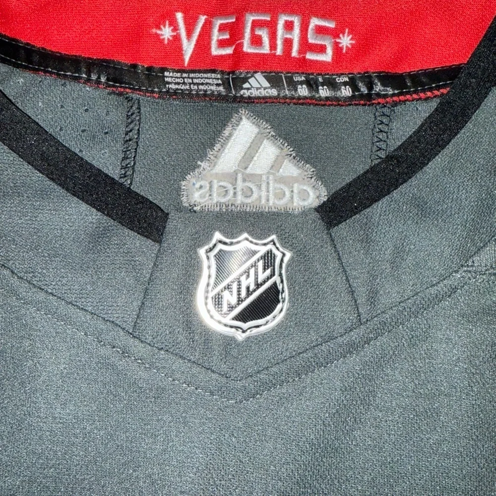 Vegas Golden Knights Jersey Size 60 Neal #18 NWT Adidas New Condition VGK Gray - Picture 9 of 14